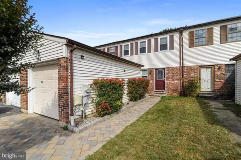 214 Springwood Dr, Bear, DE 19701