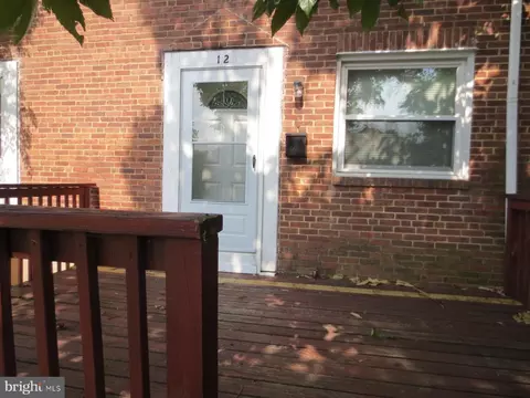 12 Madison Dr, Newark, DE 19711