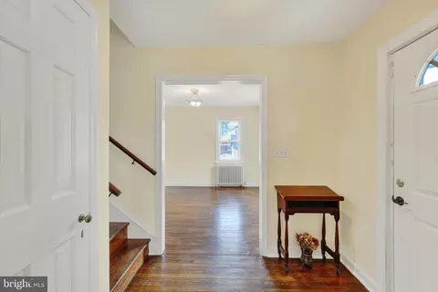 Entry Way - 2 Poplar Ave, Newark, DE 19711 photo 3 of 7