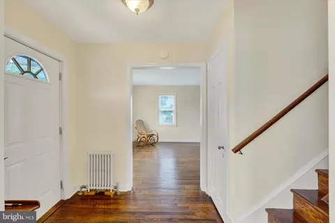 Entry Way - 2 Poplar Ave, Newark, DE 19711 photo 2 of 7