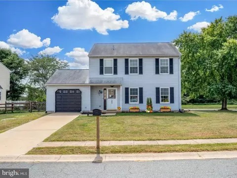 102 Sweetbay Ln, New Castle, DE 19720