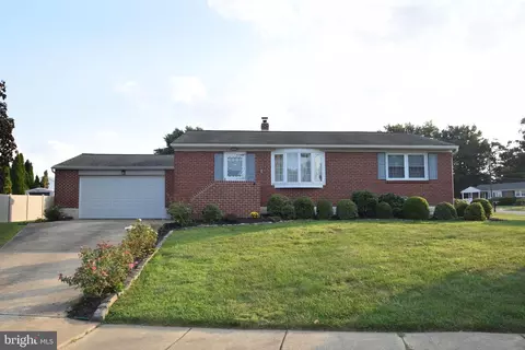 1702 Afton Dr, Wilmington, DE 19810