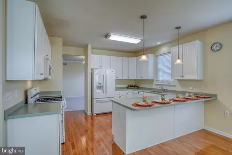 Kitchen - 413 Topiary Ln, Middletown, DE 19709 photo 4 of 7