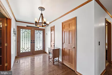 Entry Way - 208 Manor Dr, Middletown, DE 19709 photo 3 of 5