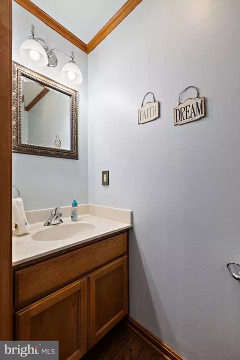 Bath - 208 Manor Dr, Middletown, DE 19709 photo 1 of 5