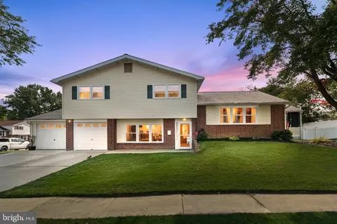 2200 Arosa Ln, Wilmington, DE 19810