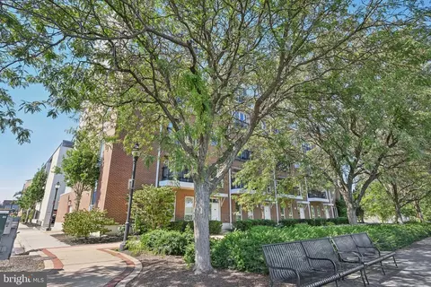 530 Harlan Blvd #613, Wilmington, DE 19801