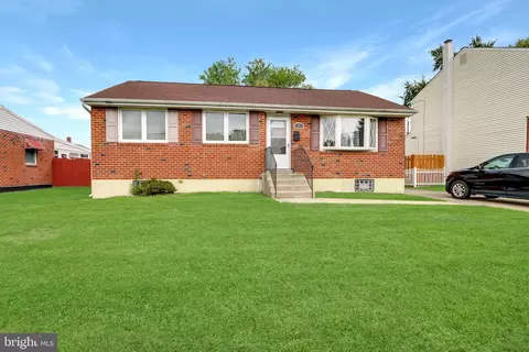 17 S Lunenburg Dr, New Castle, DE 19720