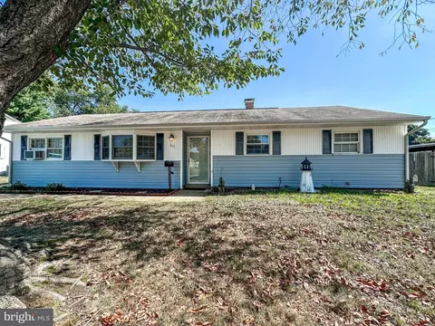 Exterior - 205 Nathaniel Rd, Newark, DE 19713 photo 1 of 3