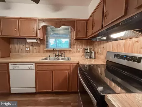 Kitchen - 205 Nathaniel Rd, Newark, DE 19713 photo 3 of 3