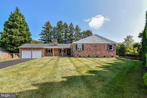 6 Longford Ct, Wilmington, DE 19808
