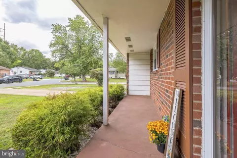 Exterior - 80 Springlake Dr, Newark, DE 19711 photo 4 of 11