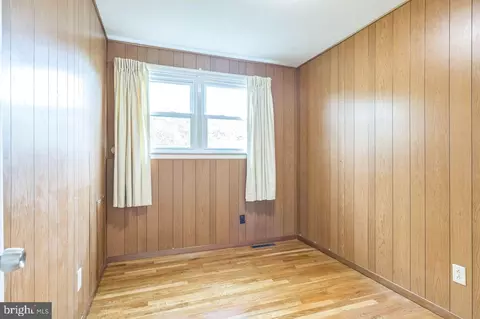 Bedroom - 80 Springlake Dr, Newark, DE 19711 photo 4 of 5