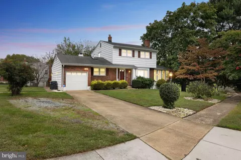80 Springlake Dr, Newark, DE 19711