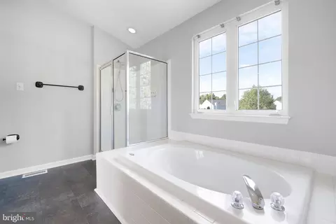Bath - 402 Suwannee Ct, Bear, DE 19701 photo 1 of 1