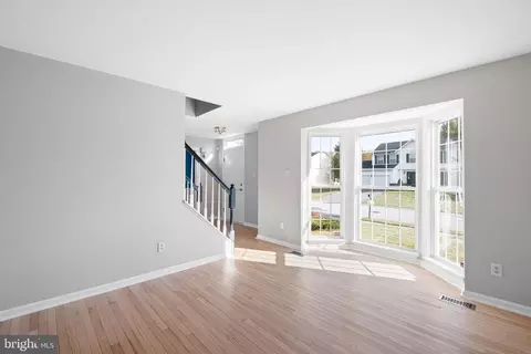 Living - 402 Suwannee Ct, Bear, DE 19701 photo 1 of 4