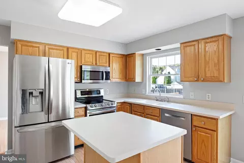 Kitchen - 402 Suwannee Ct, Bear, DE 19701 photo 2 of 4