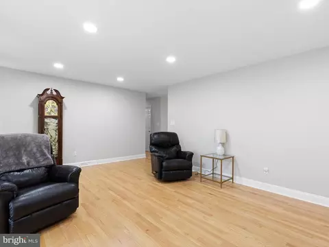 Living - 107 Foxtail Cir, Bear, DE 19701 photo 2 of 4