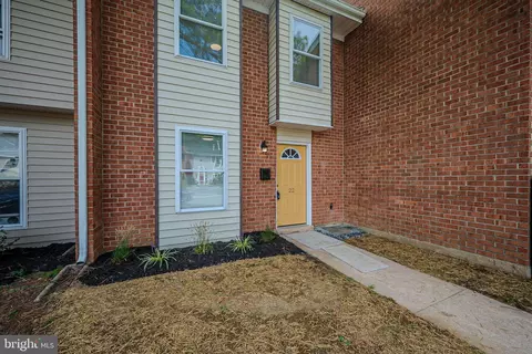 22 Sailboat Cir, Newark, DE 19702