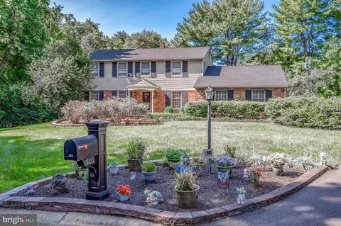 305 Saddler Ln, Wilmington, DE 19803