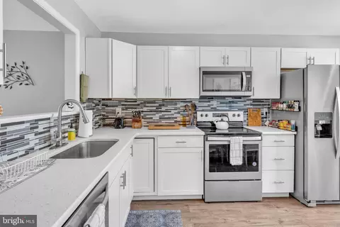 Kitchen - 900 Sabina Cir, Bear, DE 19701 photo 2 of 3