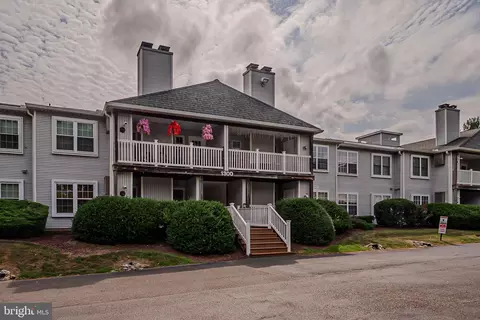 1301 Waters Edge Dr #152, Newark, DE 19702