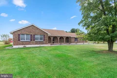 207 E Dickerson Ln, Middletown, DE 19709