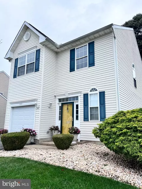 137 N Katrin Cir, New Castle, DE 19720