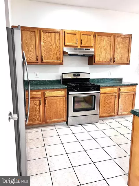 Kitchen - 137 N Katrin Cir, New Castle, DE 19720 photo 4 of 5