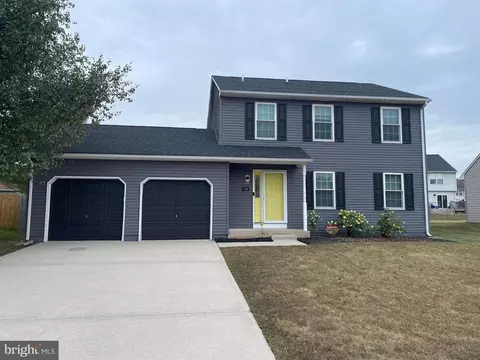 610 Country Path Dr, New Castle, DE 19720