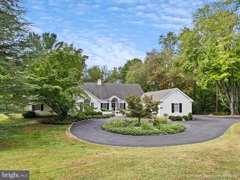 603 Swallow Hollow Rd, Wilmington, DE 19807
