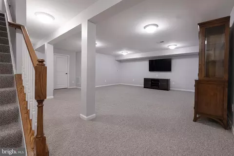 Living - 403 Caledonia Way, Townsend, DE 19734 photo 3 of 6