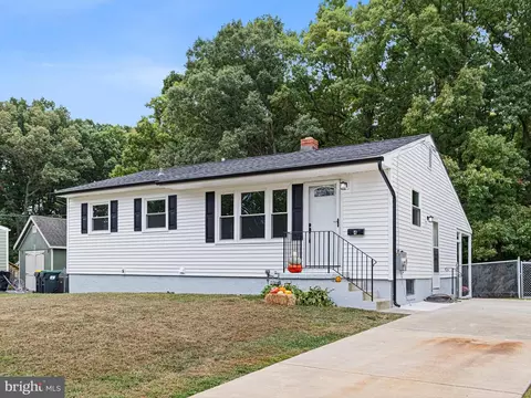 4 Holden Dr, New Castle, DE 19720