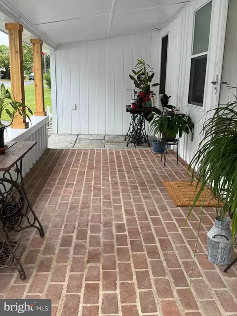 Exterior - 570 Chestnut St, Townsend, DE 19734 photo 5 of 8