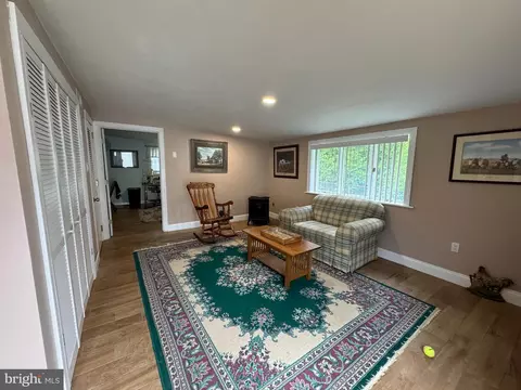 Living - 570 Chestnut St, Townsend, DE 19734 photo 1 of 1