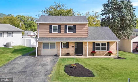 61 Sanford Dr, Newark, DE 19713