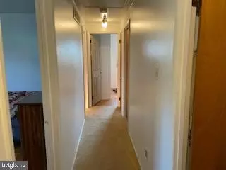 Entry Way - 302 Darwin Dr, Newark, DE 19711 photo 5 of 6