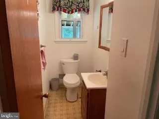 Entry Way - 302 Darwin Dr, Newark, DE 19711 photo 2 of 6