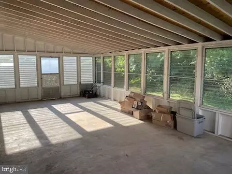 Exterior - 302 Darwin Dr, Newark, DE 19711 photo 2 of 2