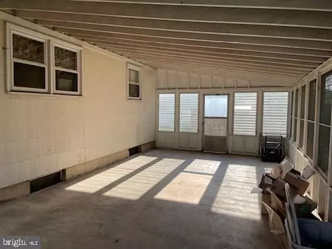 Exterior - 302 Darwin Dr, Newark, DE 19711 photo 1 of 2