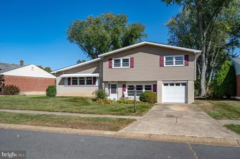 2207 Arosa Ln, Wilmington, DE 19810