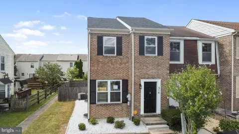 514 Sparrow Ct, Newark, DE 19702