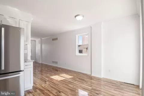 Living - 514 Sparrow Ct, Newark, DE 19702 photo 4 of 4