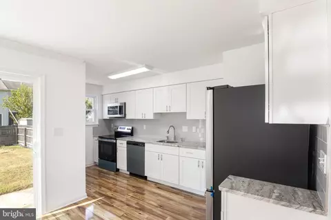 Kitchen - 514 Sparrow Ct, Newark, DE 19702 photo 1 of 2