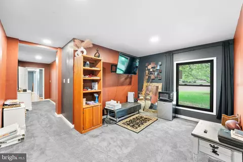Entry Way - 12 Moores Dr, Bear, DE 19701 photo 5 of 8