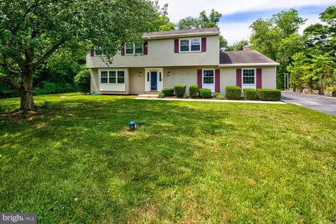 324 Wallace Dr, Newark, DE 19711 photo 2