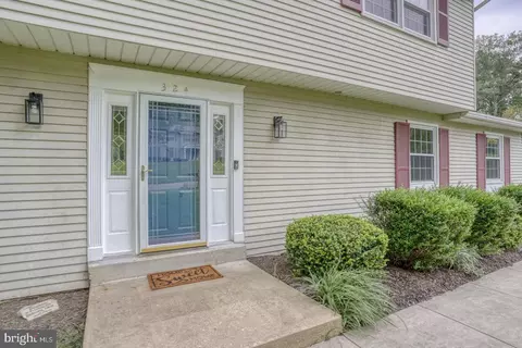 324 Wallace Dr, Newark, DE 19711 photo 3