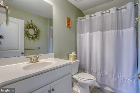 Bath - 118 Pisces Dr, Bear, DE 19701 photo 2 of 2