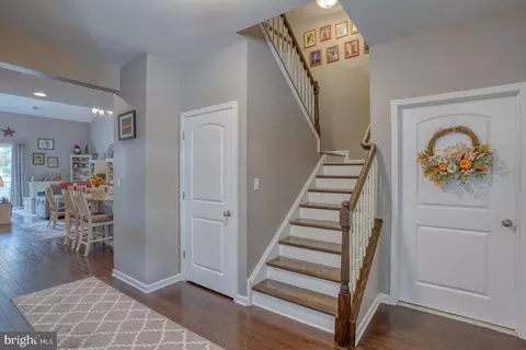 Entry Way - 118 Pisces Dr, Bear, DE 19701 photo 2 of 8