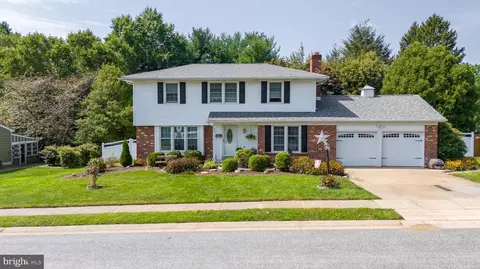 305 Stamford Dr, Newark, DE 19711